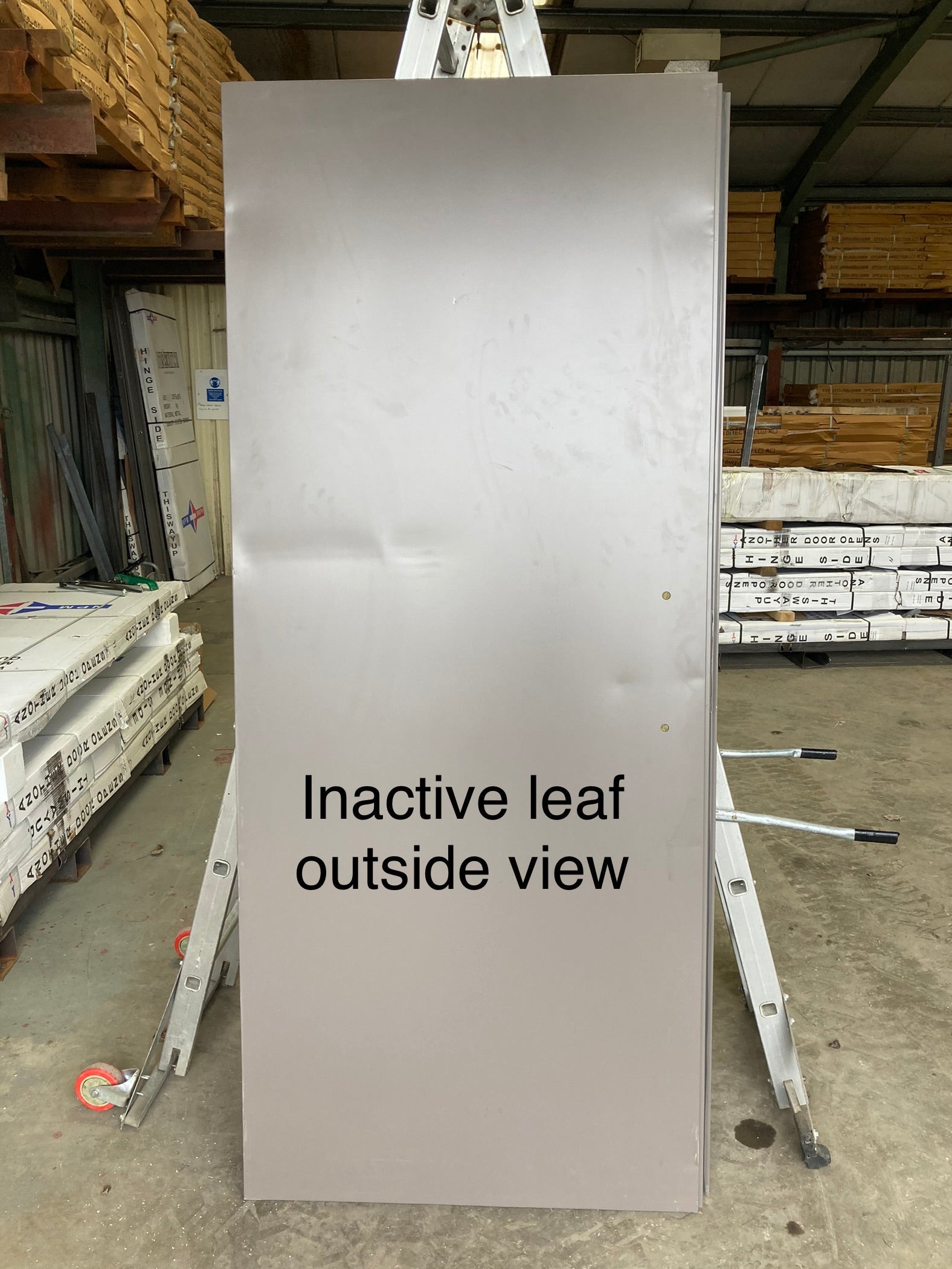 Inactive leaf outside view - small dents